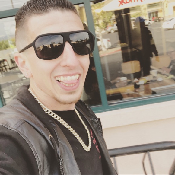 Meet your Posher, Alexander - Picture 1 of 1